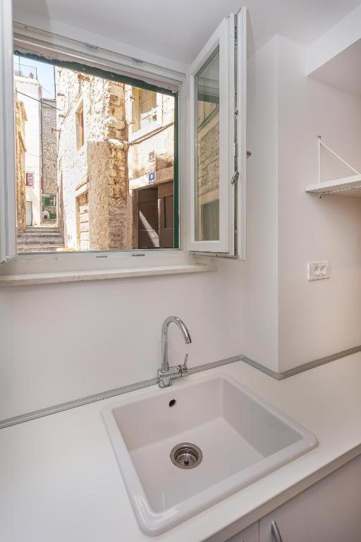 שיבניק X Boutique Marinac Studio Apartments & Rooms מראה חיצוני תמונה